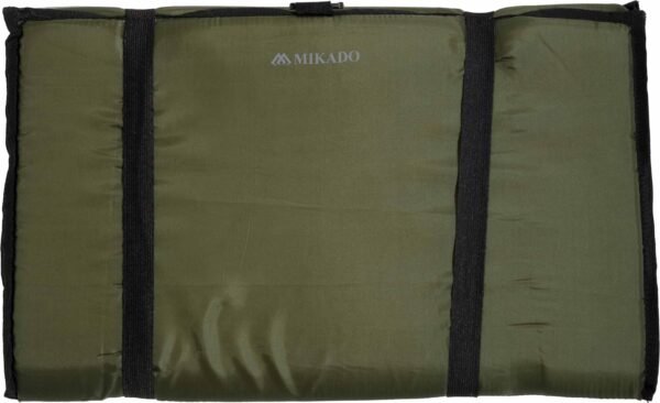 The Mikado Carp Unhooking Mat (90x47cm) offers essential protection for fish while ensuring convenience for anglers.