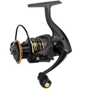 The Mikado Reel Carus 2006 FD combines a lightweight build with durable materials, crafted from reinforced structural graphite.