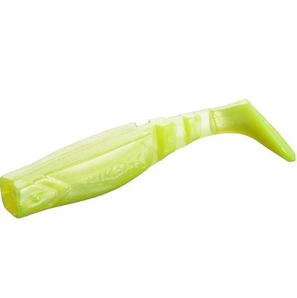 The Mikado Fishunter 10.5cm/184 lure is specifically designed to provoke aggressive predator strikes. Its thickened body and enlarged tail create a powerful hydroacoustic wave that predators can’t resist.