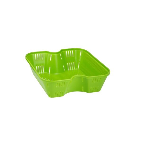 The Mikado Pellet Box with Strainer - designed for versatile bait preparation and storage. Its closed design, complete with a built-in strainer, ensures pellets soak evenly, enhancing their effectiveness.